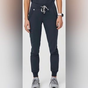 FIGS Zamora jogger DARK Harbor grey ! Medium